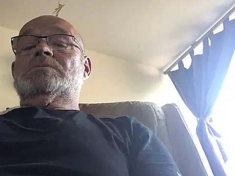 Snapshot of harburger40 chatting on June 16, 2026, 6:57 am harburger40 online show from June 16, 2026, 6:57 am