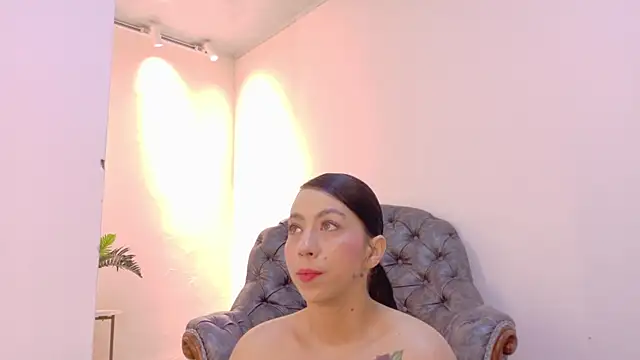 Snapshot of niky_smit chatting on April 23, 2026, 10:44 am niky smit online show from April 23, 2026, 10:44 am