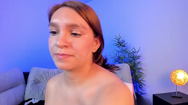 miataylorr1 online show from February 25, 2025, 6:12 pm