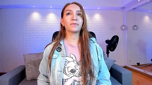 miataylorr1 online show from September 12, 2025, 11:54 am