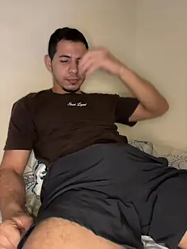 Snapshot of steven_clain chatting on November 26, 2025, 12:43 am steven clain online show from November 26, 2025, 12:43 am