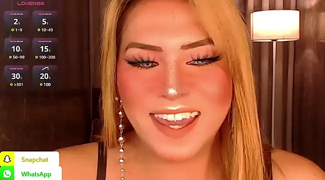 Snapshot of QUEEN_GIAMOORE69 chatting on January 30, 2025, 8:21 pm QUEEN GIAMOORE69 online show from January 30, 2025, 8:21 pm