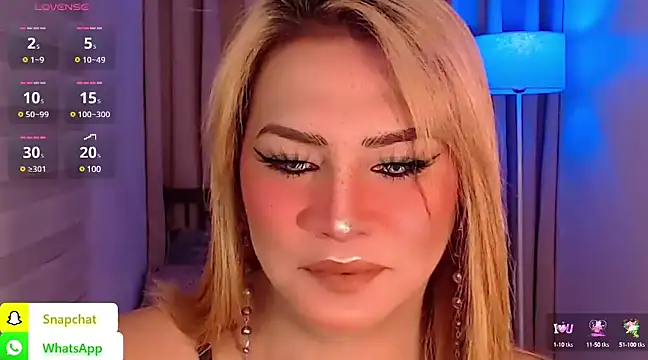 Snapshot of QUEEN_GIAMOORE69 chatting on January 5, 2025, 7:39 pm QUEEN GIAMOORE69 online show from January 5, 2025, 7:39 pm