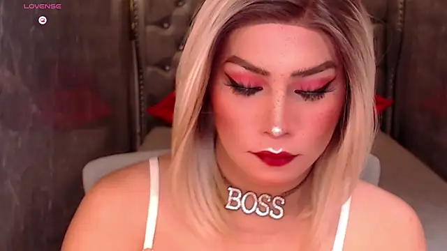 Snapshot of QUEEN_GIAMOORE69 chatting on September 25, 2025, 8:48 pm QUEEN GIAMOORE69 online show from September 25, 2025, 8:48 pm