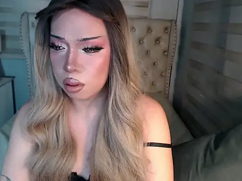 Snapshot of RebecaNextToYou chatting on December 14, 2025, 5:40 pm RebecaNextToYou online show from December 14, 2025, 5:40 pm