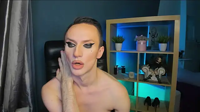 Snapshot of Cristal_Connors chatting on December 22, 2024, 4:17 pm Cristal Connors online show from December 22, 2024, 4:17 pm