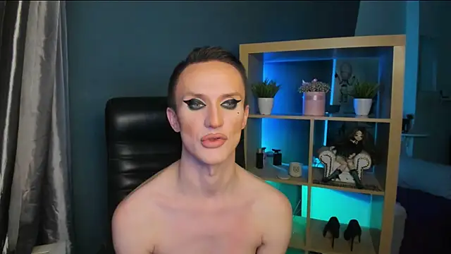 Snapshot of Cristal_Connors chatting on January 1, 2025, 6:16 pm Cristal Connors online show from January 1, 2025, 6:16 pm