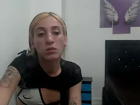 andreahhill online show from April 26, 2026, 2:36 pm