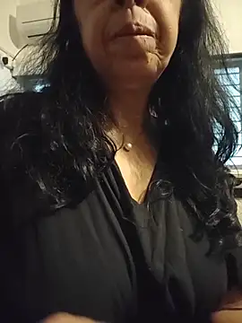 Susannemilf online show from April 8, 2026, 2:13 am