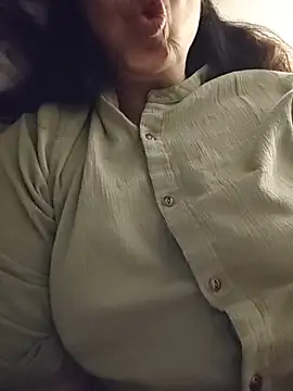 Susannemilf online show from November 28, 2025, 5:29 am