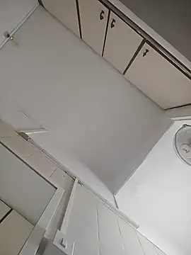 Susannemilf online show from April 14, 2026, 11:48 am