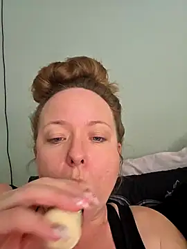 julimonroe online show from April 11, 2026, 7:39 pm