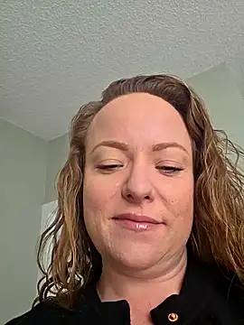 julimonroe online show from March 11, 2026, 2:55 pm