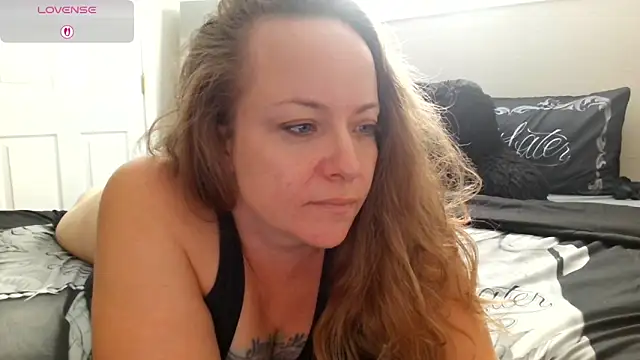 julimonroe online show from October 28, 2025, 3:11 pm