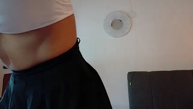 Lia Tinez online show from July 16, 2026, 9:56 pm
