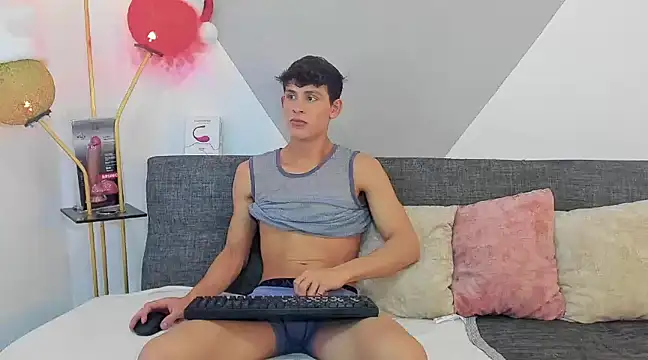 Snapshot of logan_thomas chatting on December 21, 2024, 7:56 am logan thomas online show from December 21, 2024, 7:56 am