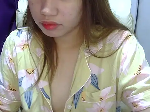    zurIII09  online show from July 12, 2026, 11:16 pm