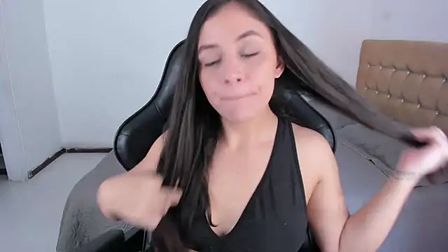 Snapshot of EmmaGrace1999 chatting on April 10, 2026, 7:32 pm EmmaGrace1999 online show from April 10, 2026, 7:32 pm