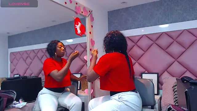 DanielaDuff online show from October 25, 2025, 7:47 pm