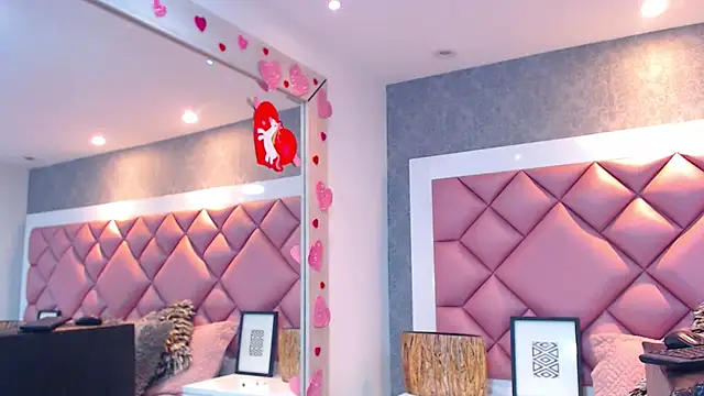 DanielaDuff online show from October 19, 2025, 7:27 pm