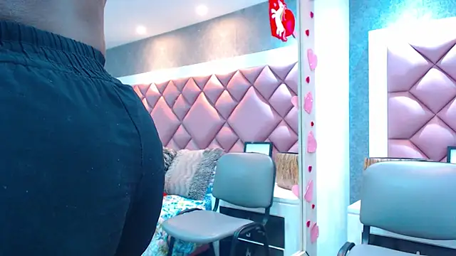 DanielaDuff online show from September 8, 2025, 7:35 pm