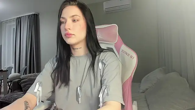 Snapshot of JenniferQueen11 chatting on March 13, 2025, 2:01 pm JenniferQueen11 online show from March 13, 2025, 2:01 pm