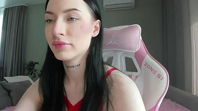 Snapshot of JenniferQueen11 chatting on September 9, 2025, 8:46 am JenniferQueen11 online show from September 9, 2025, 8:46 am