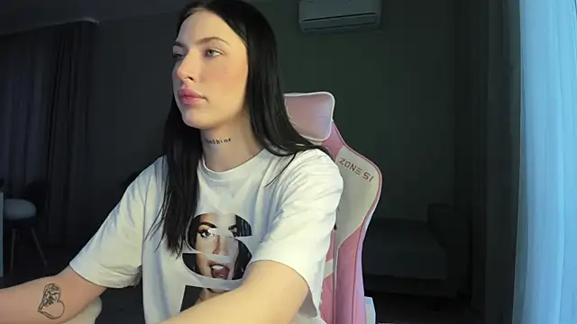 Snapshot of JenniferQueen11 chatting on February 27, 2025, 10:11 am JenniferQueen11 online show from February 27, 2025, 10:11 am