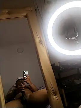 escalofrianti online show from December 15, 2025, 11:53 pm