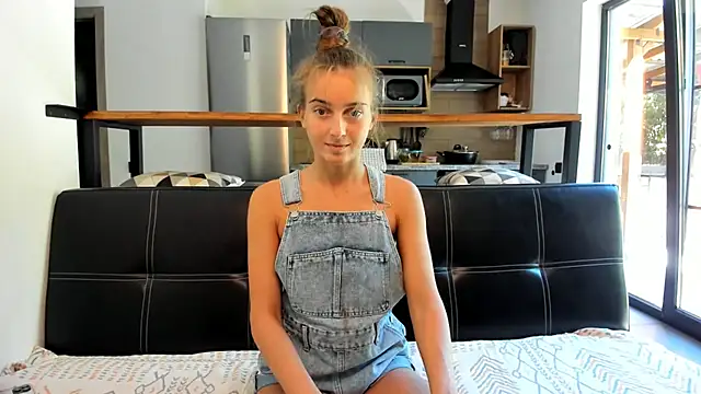 Snapshot of ElizSweet chatting on October 1, 2025, 9:58 am ElizSweet online show from October 1, 2025, 9:58 am