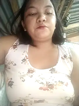 Snapshot of milkytitsmom4u chatting on October 5, 2025, 2:46 am milkytitsmom4u online show from October 5, 2025, 2:46 am