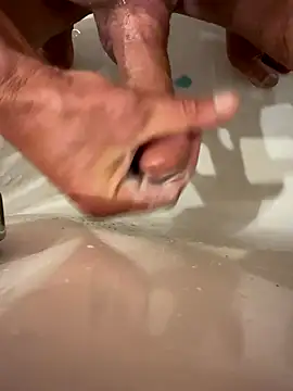 funfunfouryou69 online show from November 4, 2025, 6:28 am