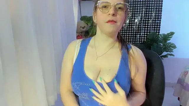 Snapshot of lorenitabella chatting on November 28, 2025, 9:59 pm lorenitabella online show from November 28, 2025, 9:59 pm