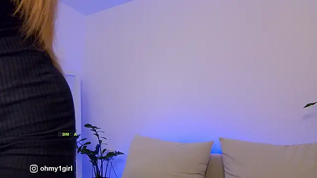 Snapshot of Fallinlove1 chatting on November 28, 2025, 3:01 pm Fallinlove1 online show from November 28, 2025, 3:01 pm