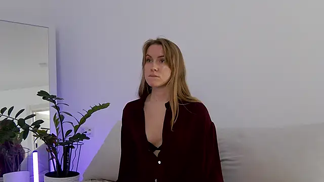 Fallinlove1 online show from March 14, 2026, 12:44 pm