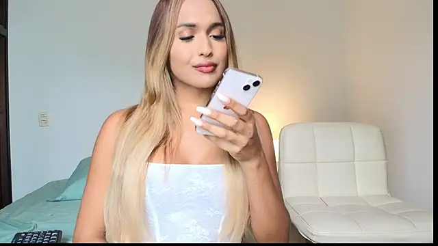 carminaurmommy online show from December 17, 2024, 7:04 pm