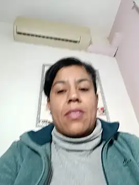 Snapshot of Molly_newman6 chatting on November 11, 2025, 3:56 am Molly newman6 online show from November 11, 2025, 3:56 am