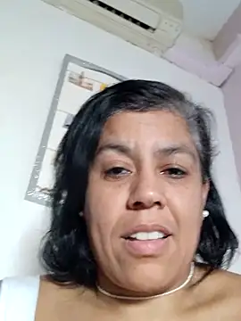 Snapshot of Molly_newman6 chatting on April 5, 2026, 8:37 pm Molly newman6 online show from April 5, 2026, 8:37 pm