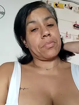 Snapshot of Molly_newman6 chatting on April 15, 2026, 1:37 pm Molly newman6 online show from April 15, 2026, 1:37 pm