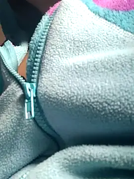 Snapshot of Molly_newman6 chatting on April 16, 2026, 2:18 pm Molly newman6 online show from April 16, 2026, 2:18 pm