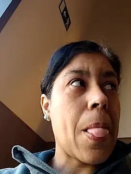 Snapshot of Molly_newman6 chatting on March 28, 2026, 9:10 am Molly newman6 online show from March 28, 2026, 9:10 am