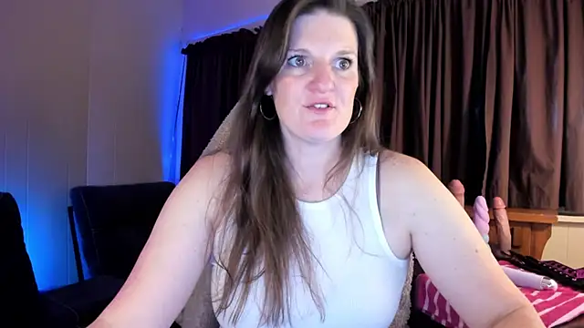 Snapshot of Kelly_Carolina chatting on October 11, 2025, 12:06 pm Kelly Carolina online show from October 11, 2025, 12:06 pm