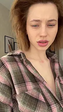 Camilla Railian online show from April 4, 2026, 5:47 am