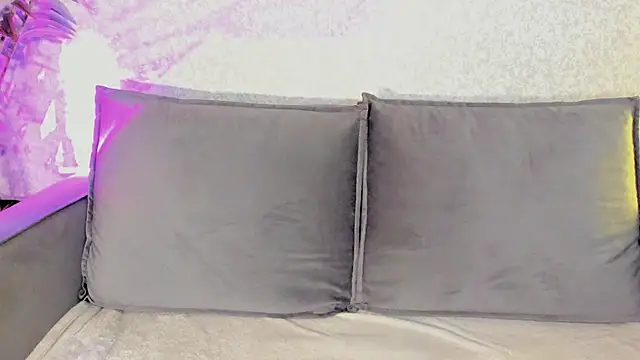 ReinaKousaka online show from February 11, 2026, 3:12 pm