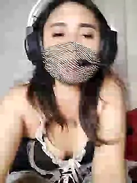  Shimmerlyn  online show from January 25, 2025, 7:07 pm