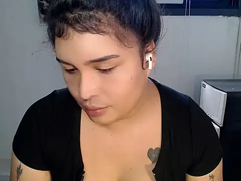 Snapshot of Hardcore_Tgirl chatting on June 4, 2026, 11:53 pm Hardcore Tgirl online show from June 4, 2026, 11:53 pm