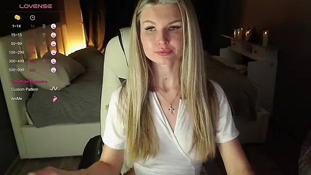 Snapshot of AngelMiaM chatting on March 18, 2025, 6:17 pm AngelMiaM online show from March 18, 2025, 6:17 pm