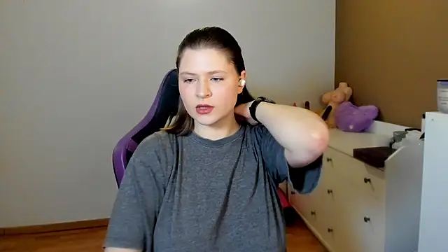 TinniAngel online show from March 1, 2025, 6:11 pm