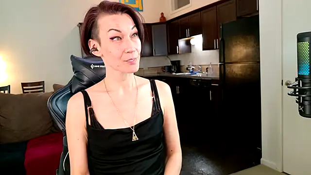 Snapshot of EveEnigma chatting on March 5, 2025, 1:06 pm EveEnigma online show from March 5, 2025, 1:06 pm