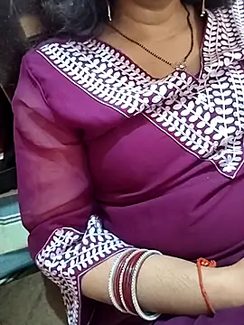 Snapshot of Diya_143 chatting on April 19, 2026, 8:04 am Diya 143 online show from April 19, 2026, 8:04 am